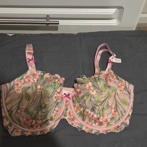 Floral Embroidered Bra - Pink